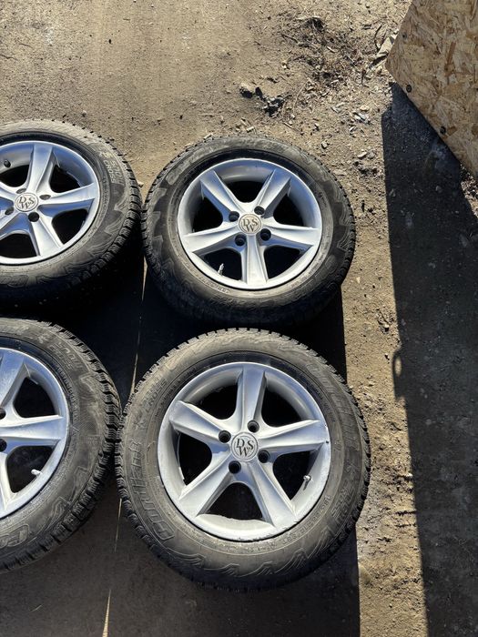 Продам комплект резины с дисками