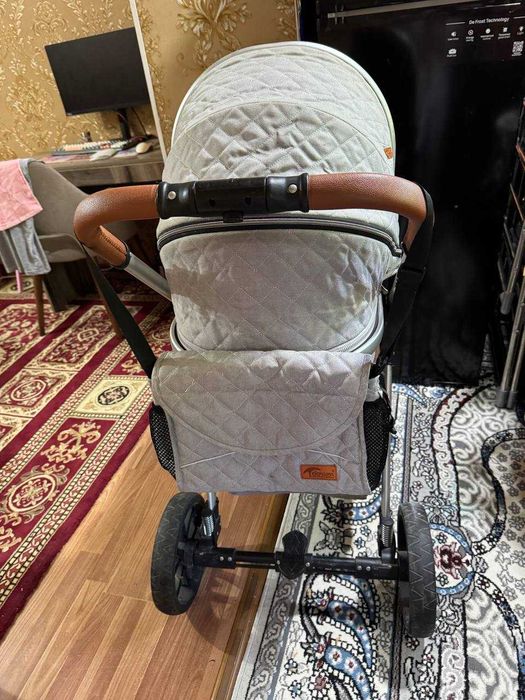 Детская коляска в хорошем состояние