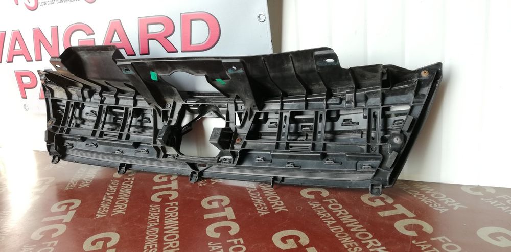 Маска/решетка Suzuki Vitara 2017-