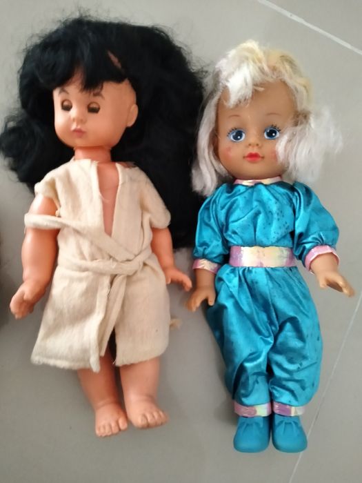 Păpuși vechi  diferite