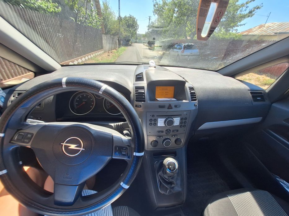 Opel Zafira B.  1.6 benzină