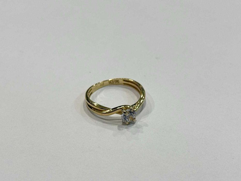Златен дамски пръстен 14К – 1.96 г