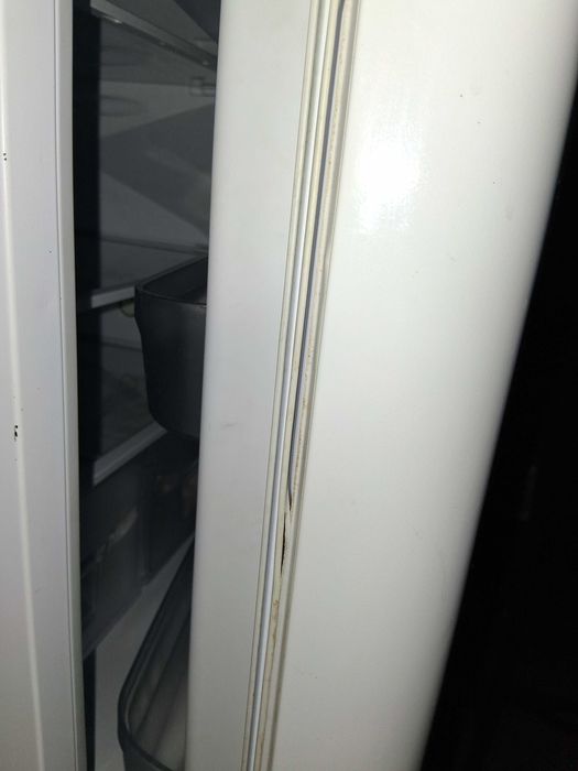 Хладилник с фризер Indesit за ползване,ремонт