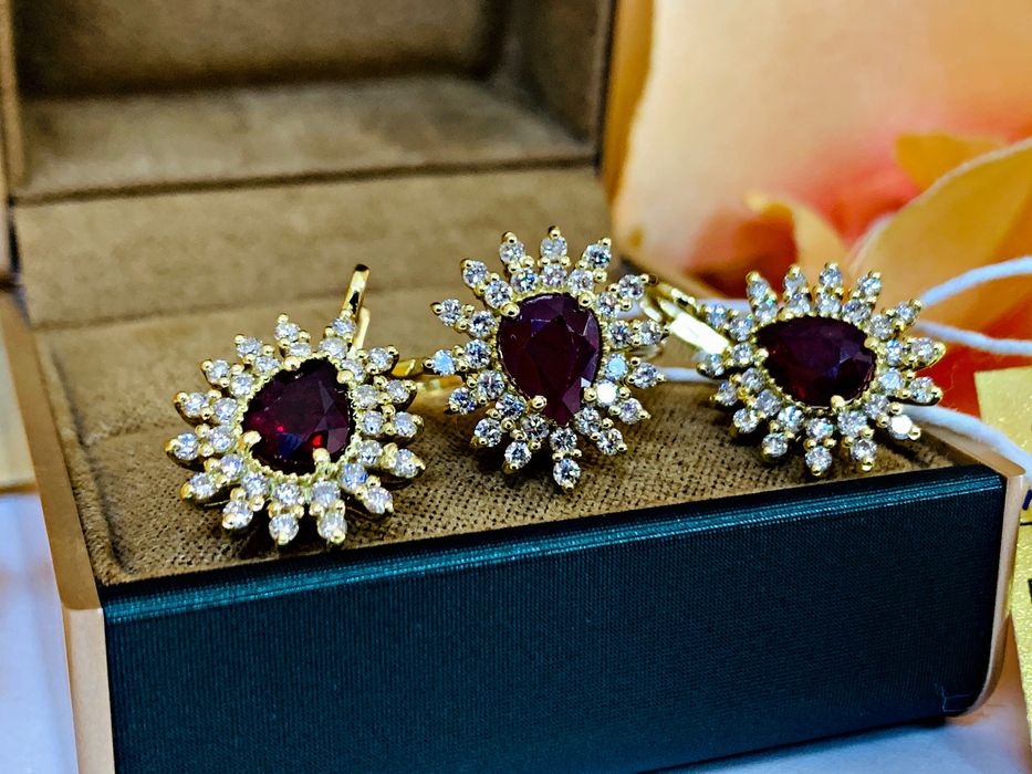 золотой комплект с бриллиантами и натуральными камнями – Рубин