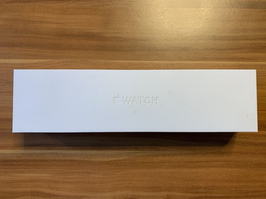 Apple Watch Series 4 44mm Space Gray Aluminium, Black Sport Loop, GPS