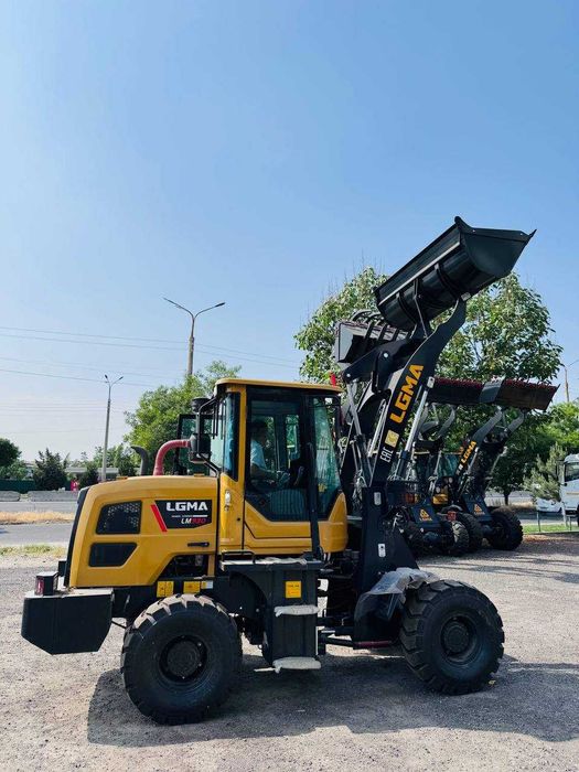 Фронтальный погрузчик Lugong LM930 1 куб