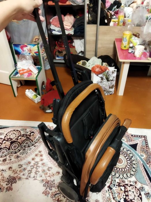 Продам коляску кожаная