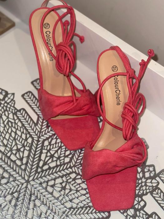 Дамски Сандали нови