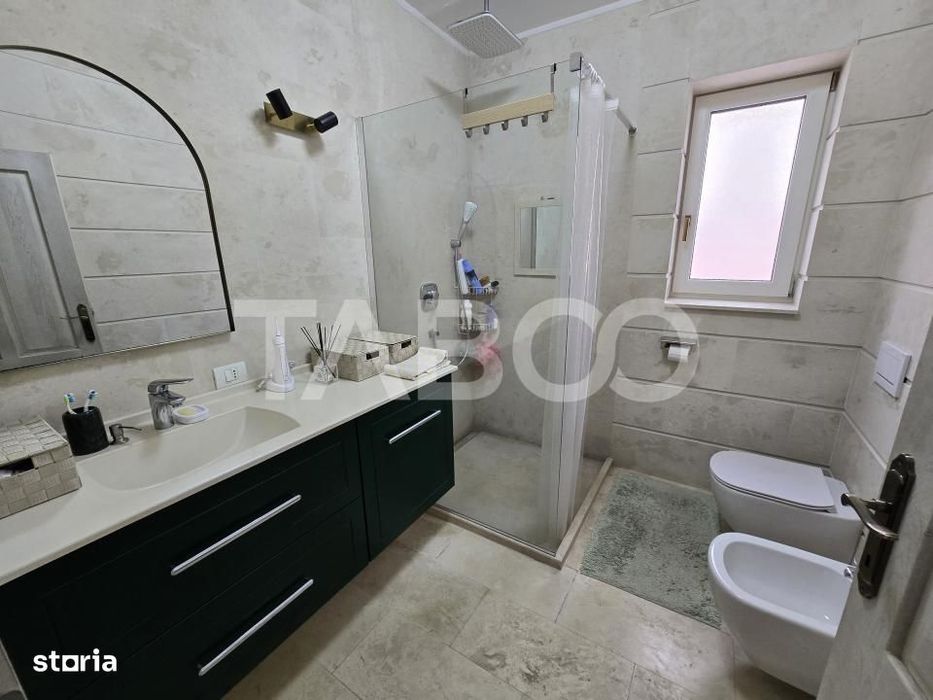 Casa individuala de vanzare teren 852 mp 5 camere 2 bai Selimbar Sibiu