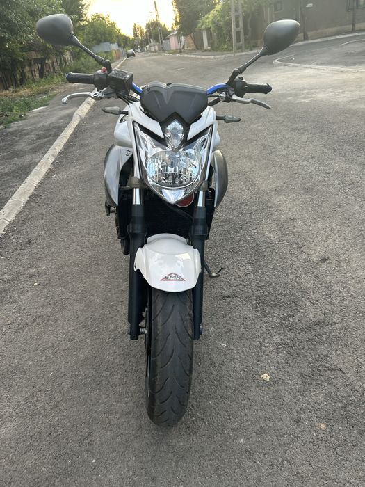 Yamaha xj6N.