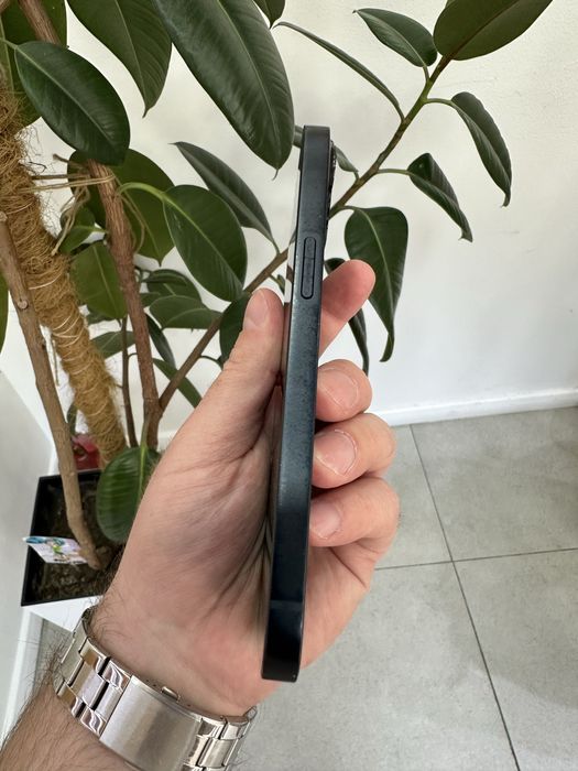 Продам Iphone 13 128gb