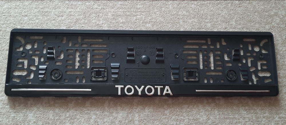 Табела , рамка , стойка , подложка за  регистрационен номер на Toyota