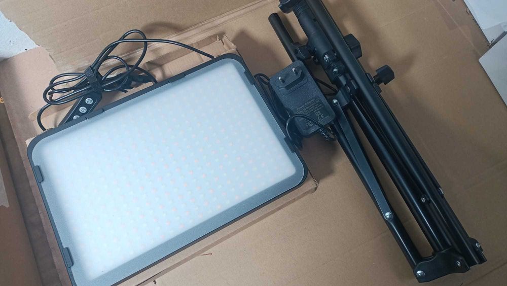Trepied Cu Lampă Led Nouă Pentru Fotografii Model XK-P200