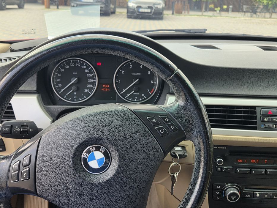 Bmw e 90 din 2011 benzina