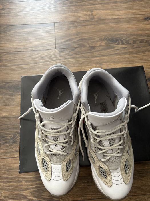 Jordan 11 Retro Low LE (International Exclusive)
