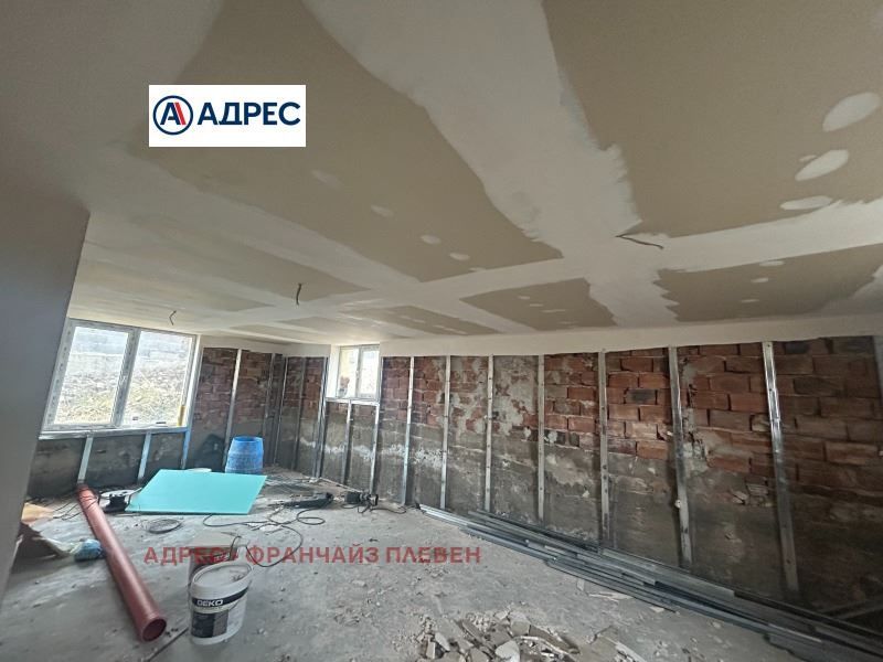 Продава се Къща в с. Челопек, Област Враца - 300 кв.м за 570 €/кв.м - Снимка #4