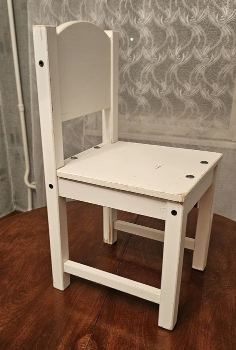 Продам детский деревянный стул
