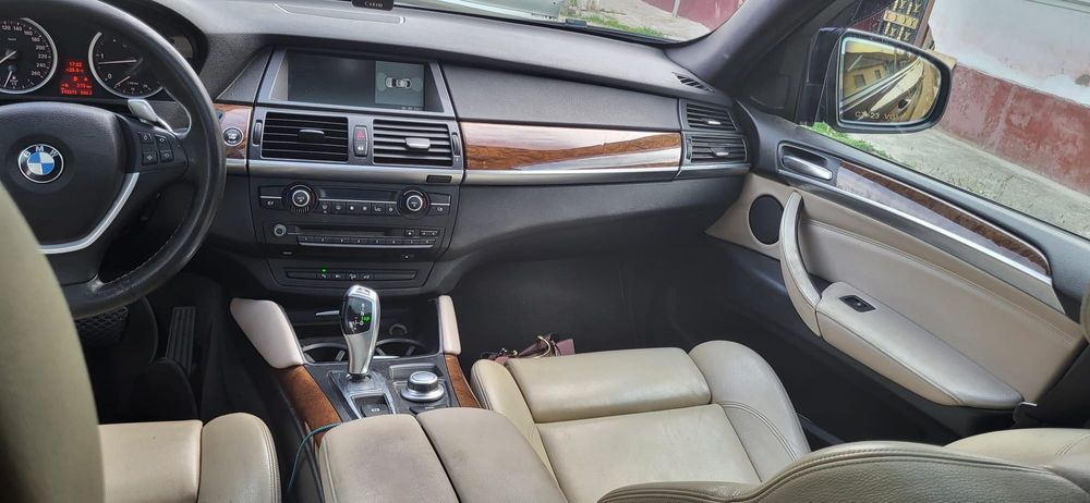 De vanzare bmw x6 35d 286 de cai