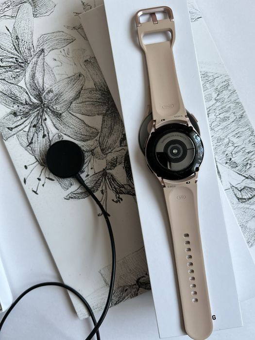 Смарт часовник Samsung Galaxy Watch 4