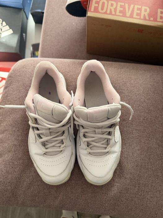 Adidasi Nike marimea 38
