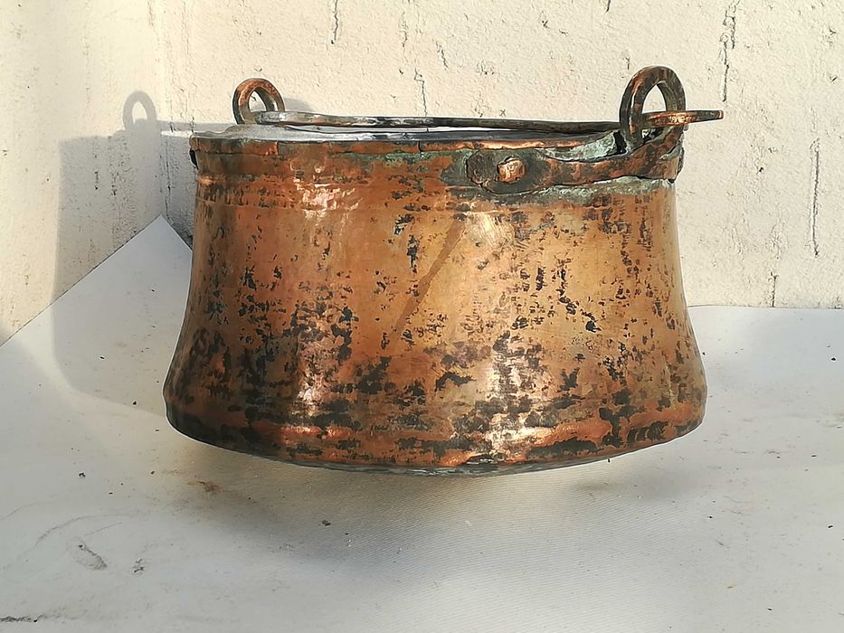Ръчно изработено бакърено котле/менче.