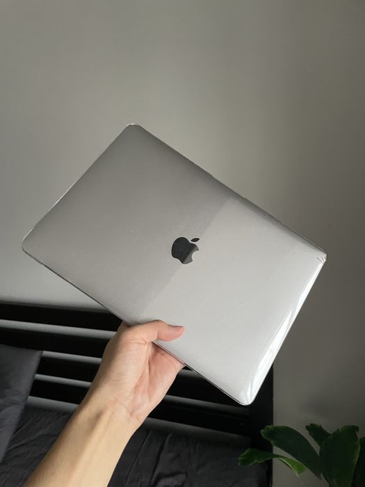 Мак бук air 13.3