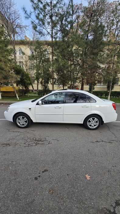 Продаётся Lacetti