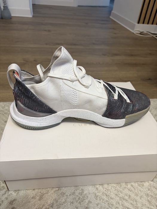 Bascheti Under Armour Curry 5