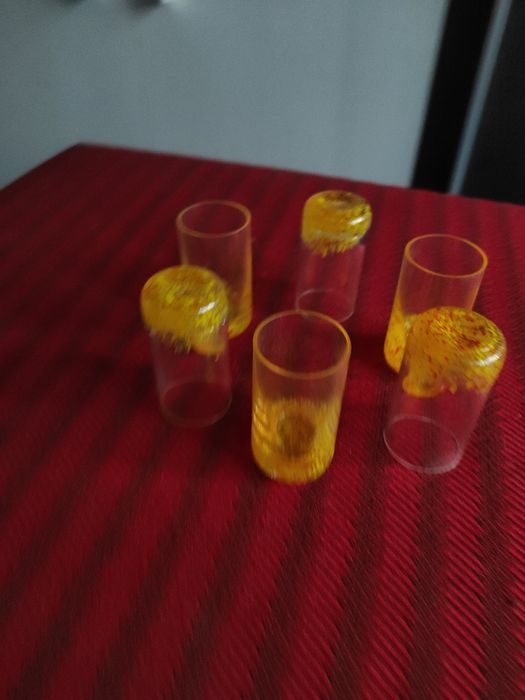 Pahare noi nouțe în ambalaj.
Vizualizați și celelalte anunțuri ale mele și veți găsi o gamă diversificată de pahare, la un preț foarte, foarte bun.