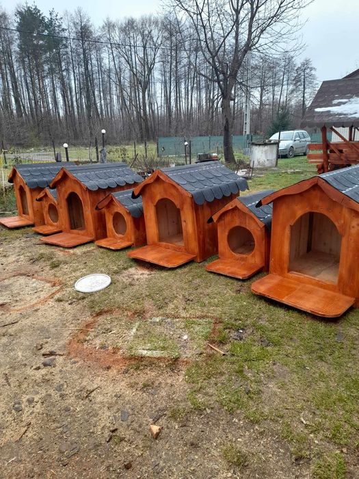 Vând leagăne , cuști de câini și mese cu bănci