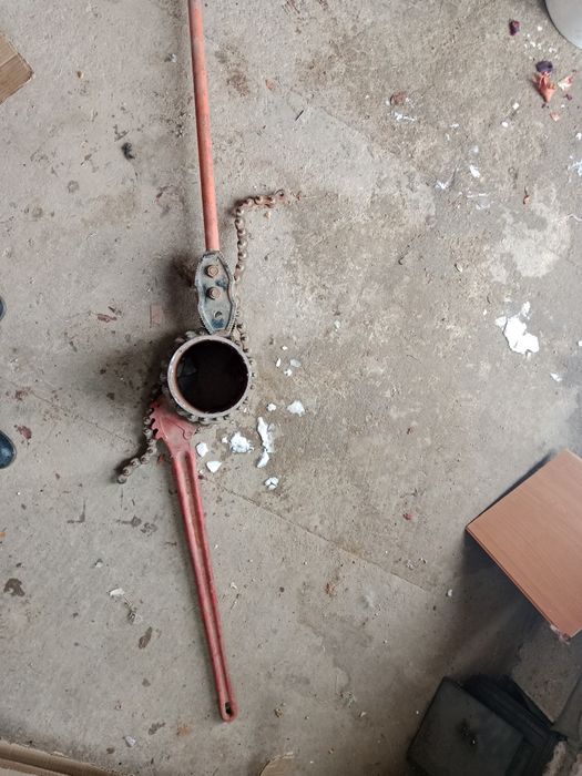 Труба ашатын кілттер сатылады..