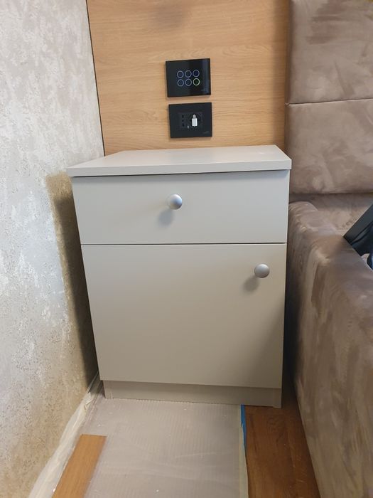 Noptiere din mdf noi, nefolosite