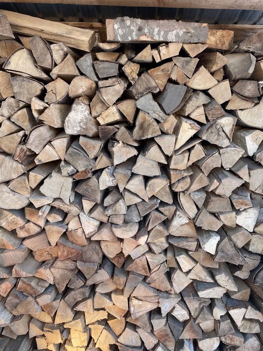 Vand lemne de foc uscate 450 lei per metru