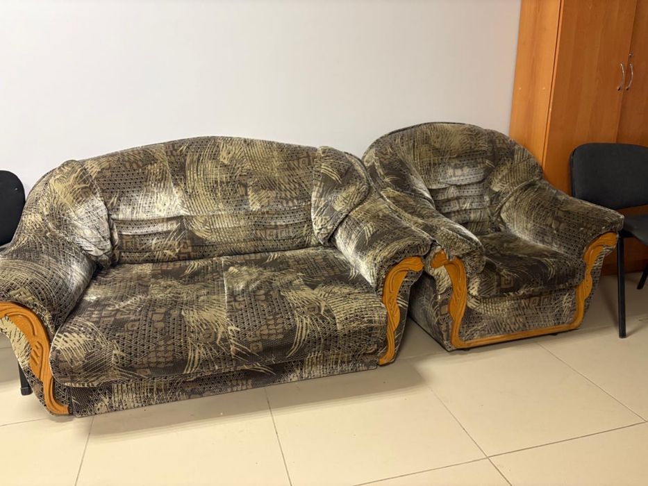 ПРОДАМ диван с креслом