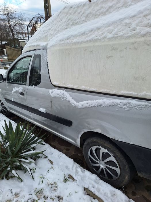 Vând Dacia Logan pick-up