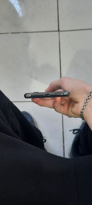 Айфон х в хорошем мостояние