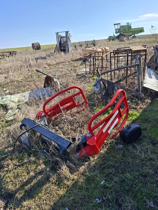 Infoliator și clește pentru baloți de siloz