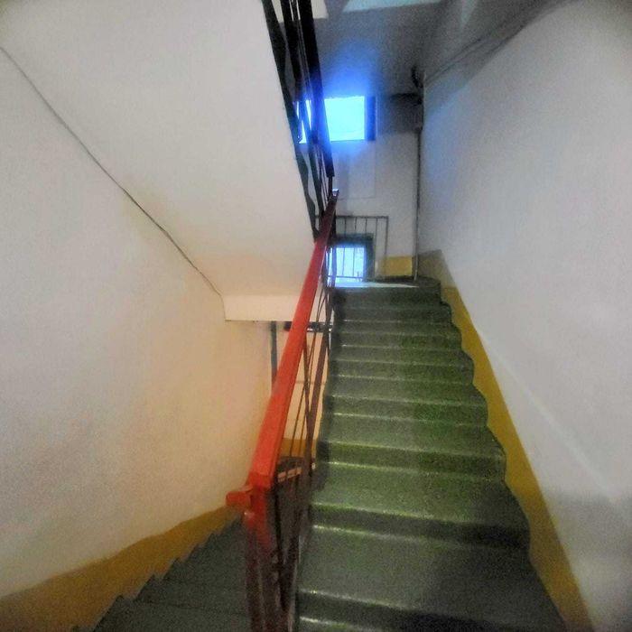 Продам 3 комнатную Улучшенной планировки 3 микрорайон