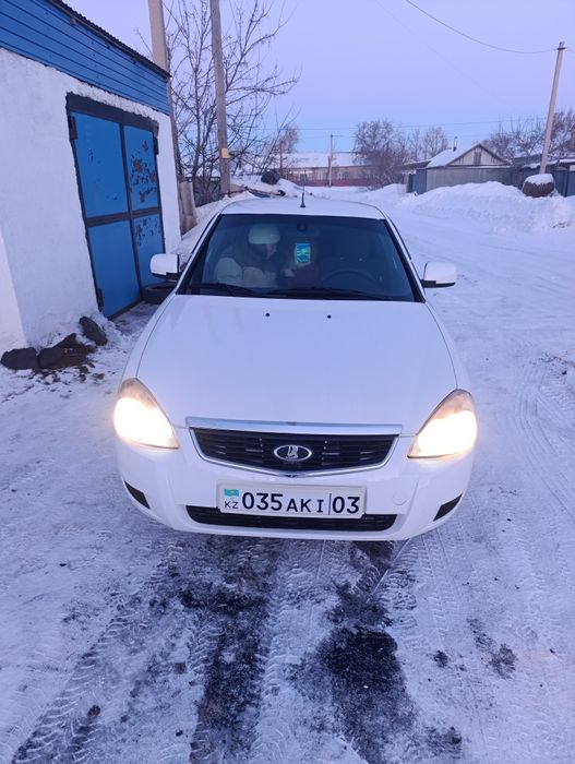 Продам Приору 2013 год