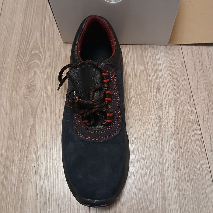 Adidasi si pantofi de protectie