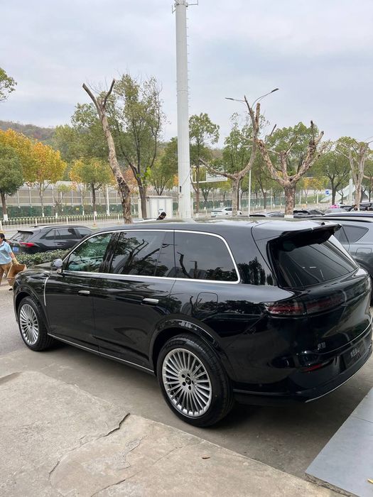 Voyah Taishan премиальный гибрид 300 километр запас хода