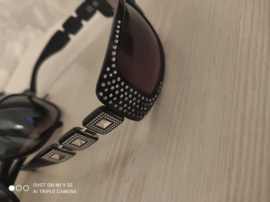 Продам солнцезащитные очки