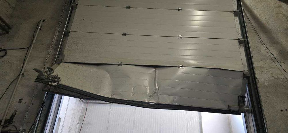 Ремонт на секционни врати