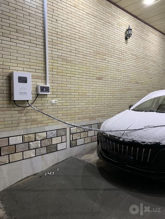 Установка зарядние  устройства для електромобилей