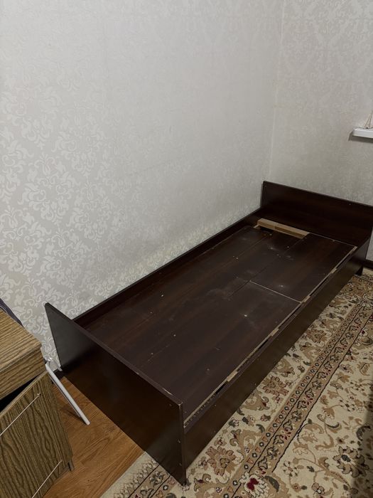 Кровать деревянная 180 см