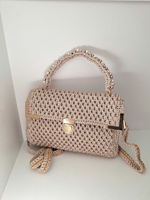 Hand-made Genti lucrate de mana