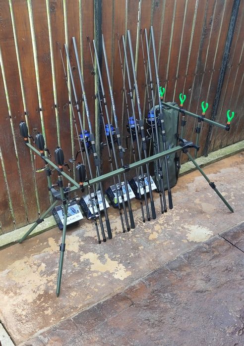 Set Pescuit Complet,4 Lansete 3,90m,4 Mulinete Tambur 9000 echipate cu fir,Rod Pod, 4 Senzori+4 Swingere