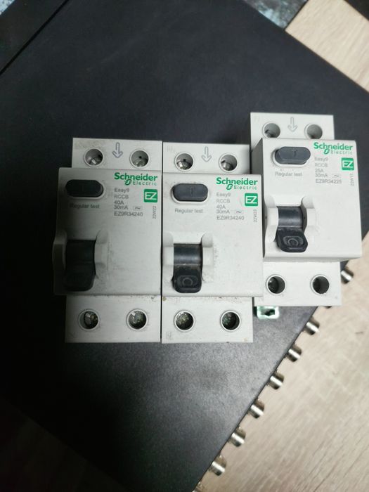 ДИФ-автоматы / УЗО Schneider Electric Easy9 (оригинал)
Продаются