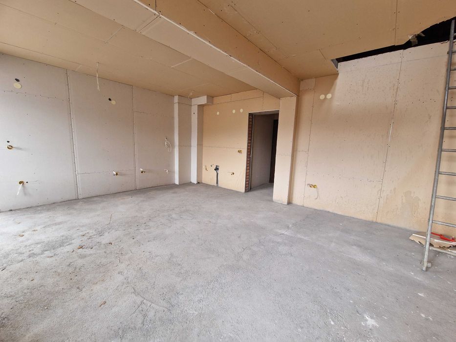 Продава се Тристаен апартамент в Благоевград, Освобождение - 80 кв.м за 882 €/кв.м - Снимка #1