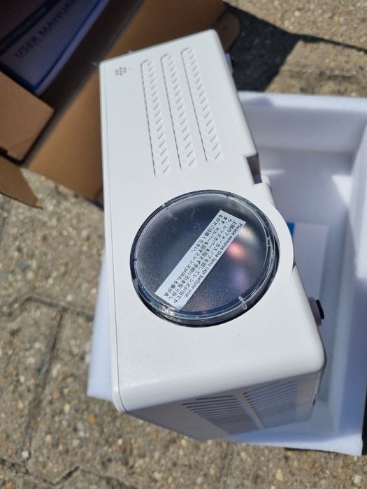 Videoproiector Portabil AKATUO XR21 cu WiFi - Nou la cutie